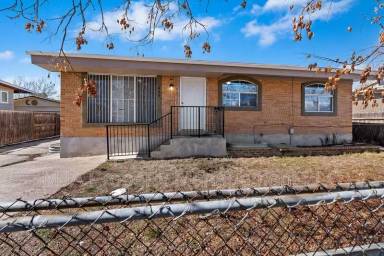 Main picture of 443 N Dorothea Way