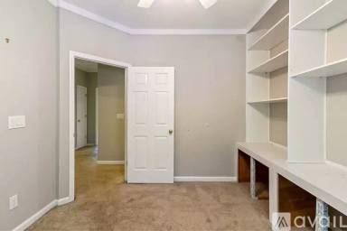 Main picture of 10 Elan Ct