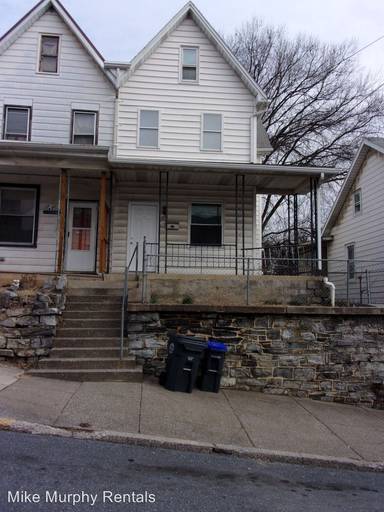 Main picture of 165 S 4th St