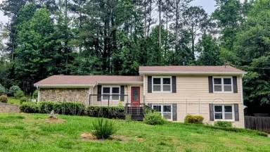 Main picture of 3290 Forest Creek Dr SW