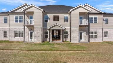 Main picture of 355 Hillview Mills Blvd