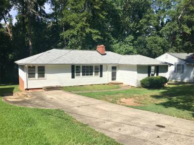 Main picture of 121 Woodmont Cir