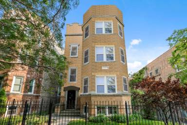 Main picture of 2219 W Rosemont Ave