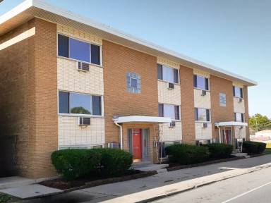 Main picture of 1300 W Roosevelt Rd