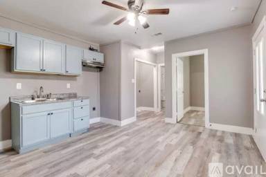 Main picture of 3841 Holmes St