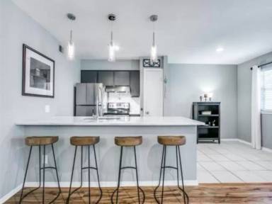 Main picture of 5111 Skillman St