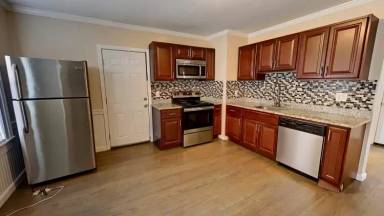 Main picture of 3092 Washington St