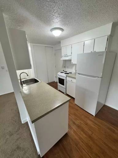 Main picture of 718 State Ave N