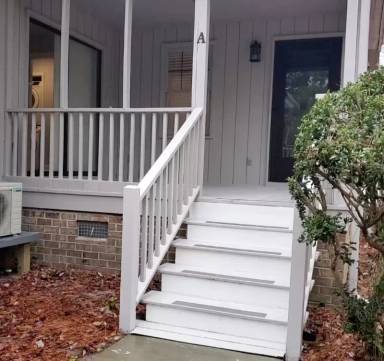 Main picture of 131 University Dr