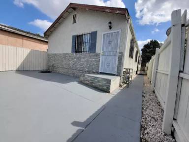 Main picture of 9106 S Main St