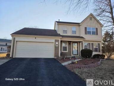 Main picture of 8 Huntington Ct