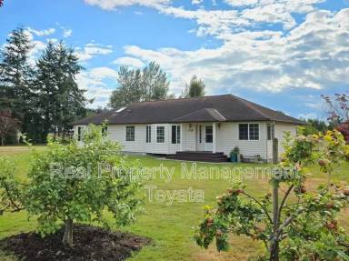 Main picture of 338 W King Tut Rd