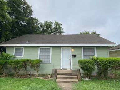 Main picture of 2320 Herring Ave