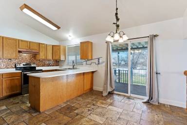 Main picture of 5589 S 3275 W