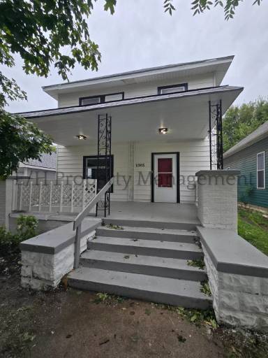 Main picture of 1305 S Water St
