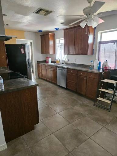 Main picture of 709 S Eagle Ave