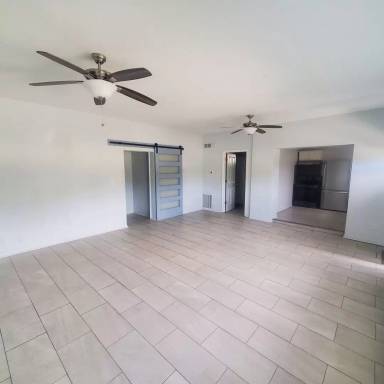 Main picture of 1034 S Spring St