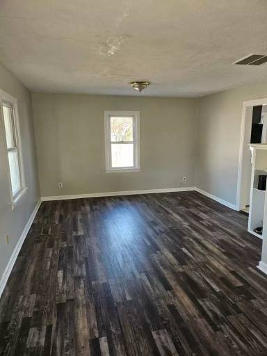 Main picture of 1610 S Parker Dr