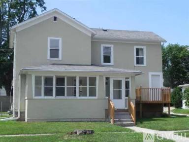 Main picture of 220 Cherry St