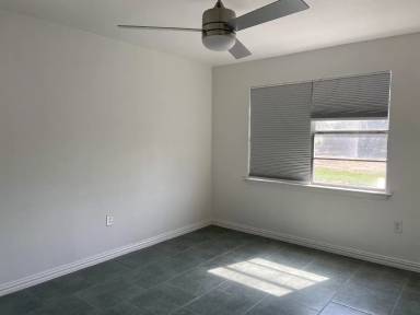 Main picture of 305 E Pine St