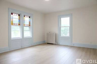 Main picture of 119 Liberty Ave