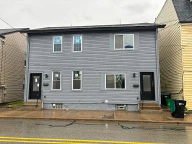 Main picture of 1852 Main St