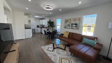 Main picture of 1557 W Dakota Ave
