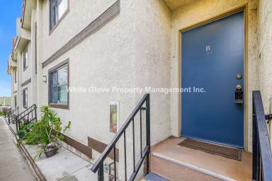 Main picture of 2704 Birch St