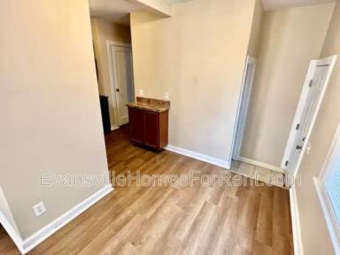 Main picture of 933 Stanley Ave