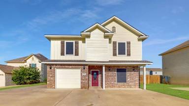 Main picture of 2800 Horseback Dr