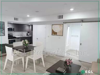 Main picture of 744 S Mariposa Ave