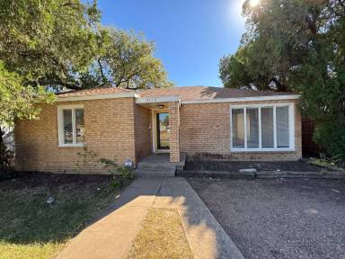 Main picture of 2113 32nd St