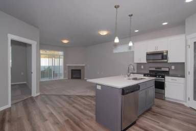 Main picture of 402 N Mayhew Ln