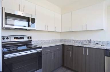 Main picture of 410 NE Dekum St