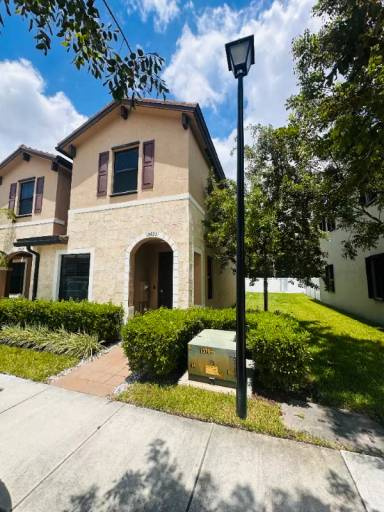 Main picture of 10425 W 32nd Ln