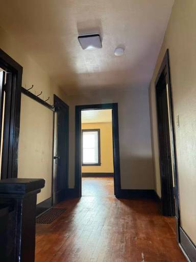 Main picture of 1231 W College Ave