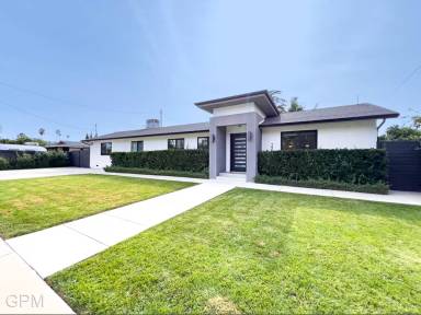 Main picture of 13044 Calvert St