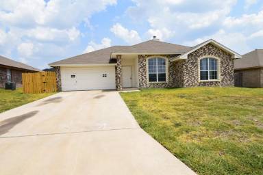 Main picture of 202 Cedar Ridge Dr