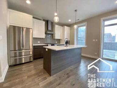 Main picture of 317 W Evergreen Ave