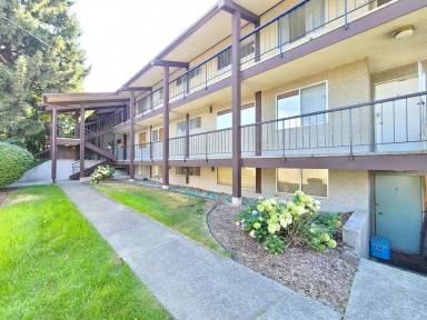 Main picture of 2911 E 32nd Ave
