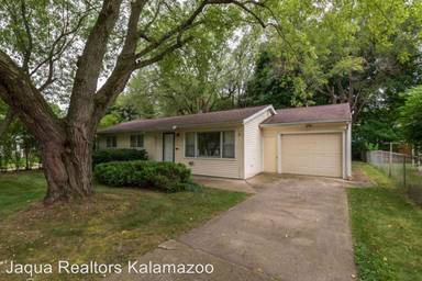 Main picture of 7120 Wrenbury St