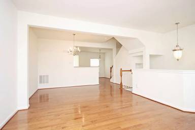Main picture of 1557 Montessori Ter