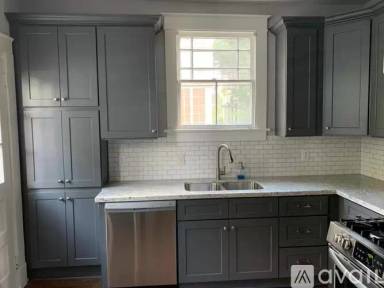 Main picture of 1217 Foucher St