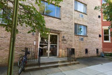 Main picture of 1111 D St NE