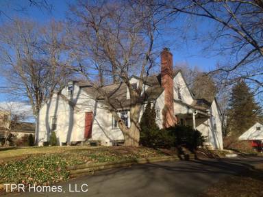 Main picture of 407 Hulmeville Ave