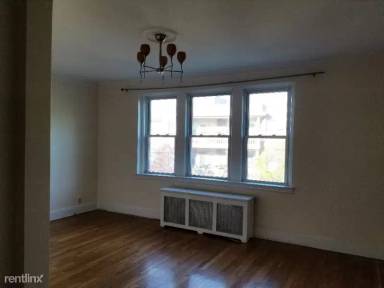 Main picture of 255 Kelton St