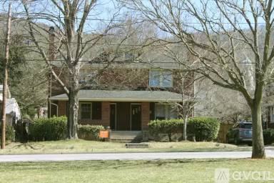 Main picture of 2312 Richelieu Ave SW