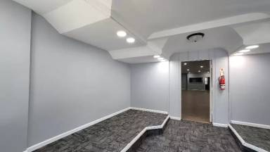 Main picture of 6013 Vine St