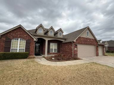 Main picture of 4204 W Laredo St