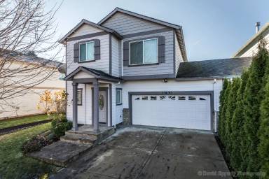 Main picture of 33830 NE Kale St